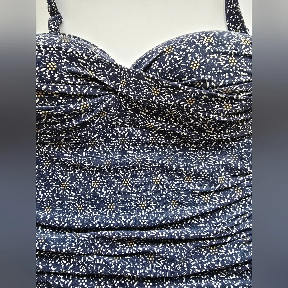 Niptuck Size 10 Navy Blue and White Swimsuit With Gold Flowers Slimming Cruise - Picture 5 of 7